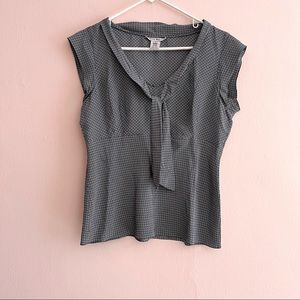 Nine West printed silk women’s blouse size 10 tie front neck cap sleeve